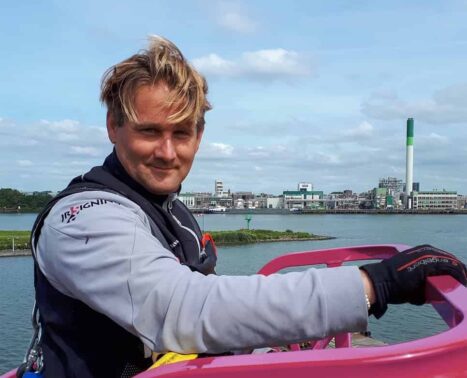 JRsigning | STERK IN MONTAGEWERK - jarno-magenta-kraan